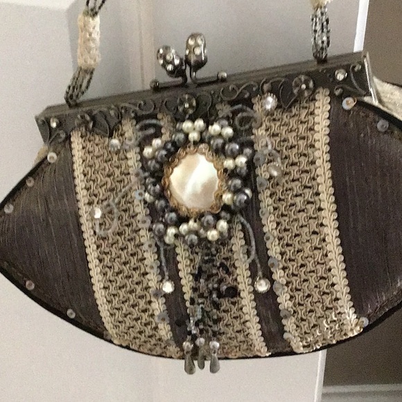 Handbag - Picture 2 of 3